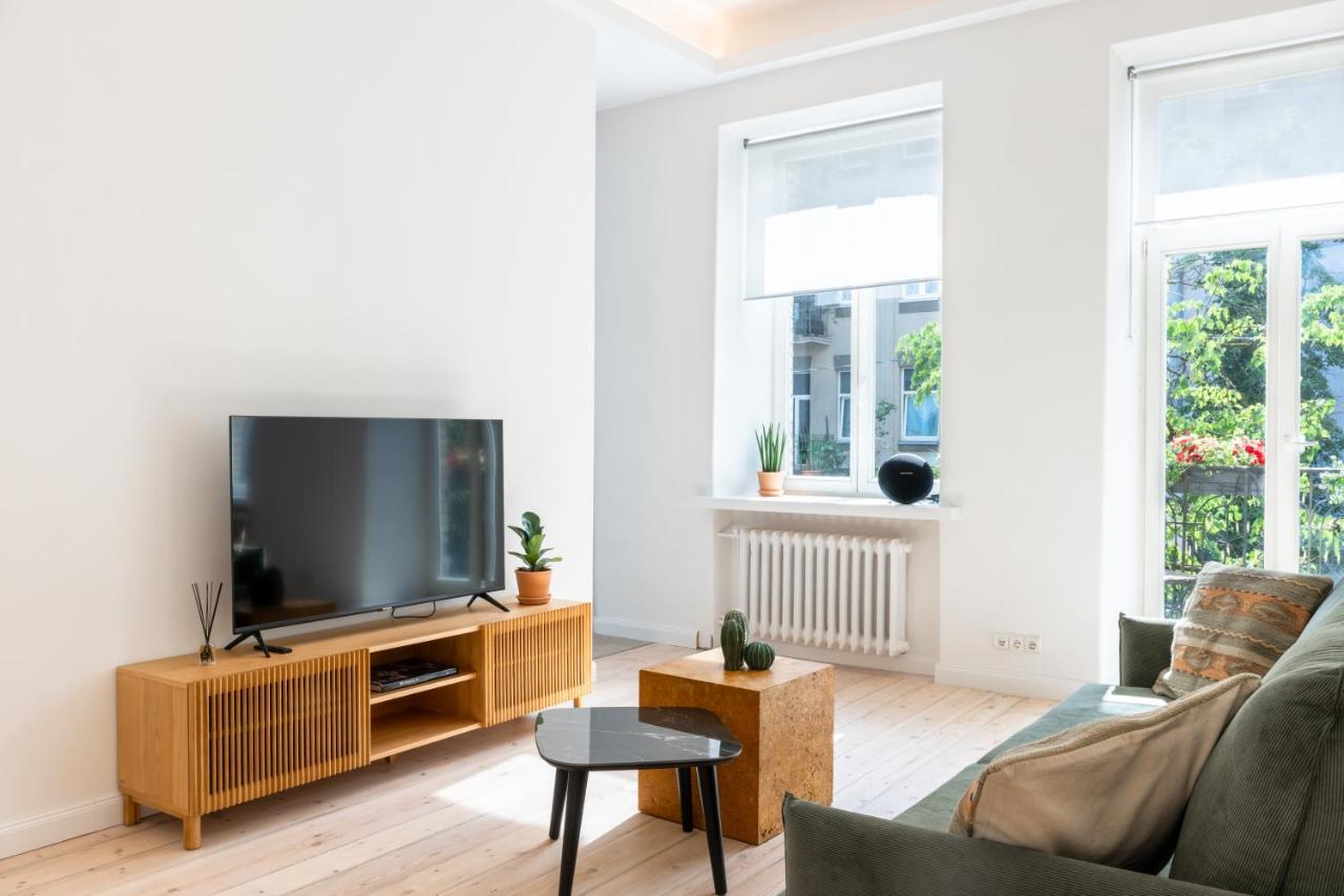 Spacious & Cozy Close To Old Town Apartment *